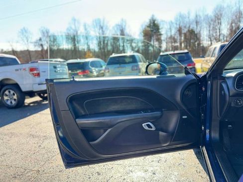 Used 2017 Dodge Challenger SXT Plus image 9