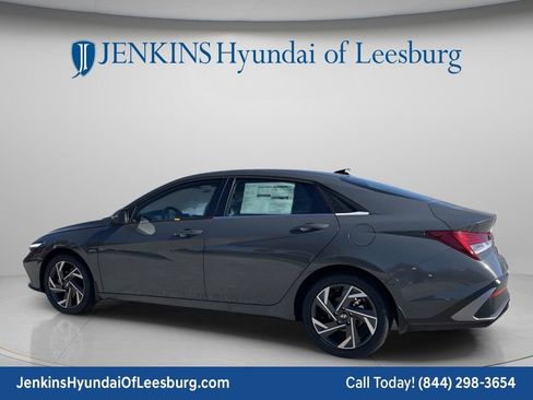 New 2026 Hyundai Elantra Limited FWD image 8