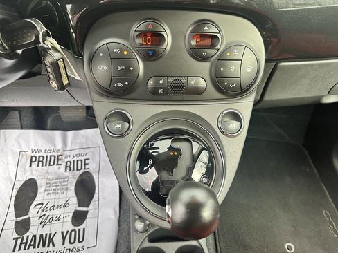 Used 2013 FIAT 500 Lounge image 28