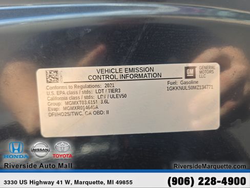 Used 2021 GMC Acadia SLT w/ Technology Package AWD/4WD image 14
