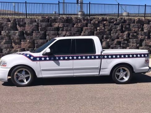 Used 2002 Ford F150 2WD SuperCrew image 2