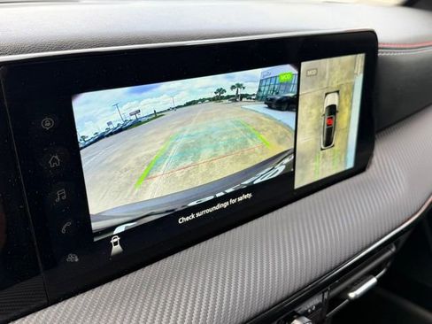 Used 2025 Nissan Kicks SR FWD image 20