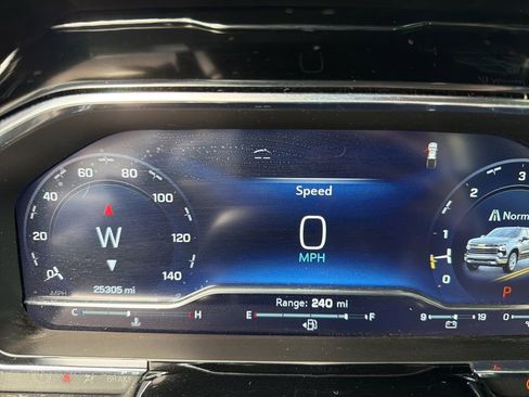 Used 2024 Chevrolet Silverado 1500 RST image 9