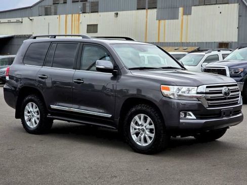 Used 2018 Toyota Land Cruiser w/ Carpet Mat Package AWD/4WD image 2