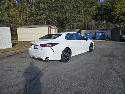 Used 2024 Toyota Camry SE image 5