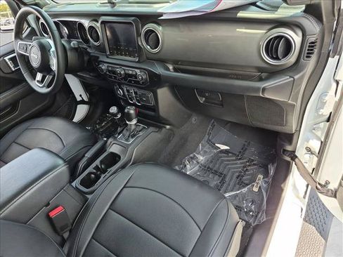 Used 2023 Jeep Wrangler Unlimited Sahara AWD/4WD image 20