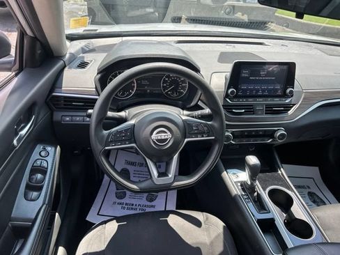 Used 2024 Nissan Altima 2.5 SV FWD image 26