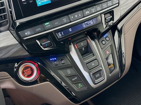 Certified 2026 Honda Odyssey Elite image 17