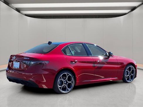 New 2025 Alfa Romeo Giulia w/ Driving Assist Package RWD image 7