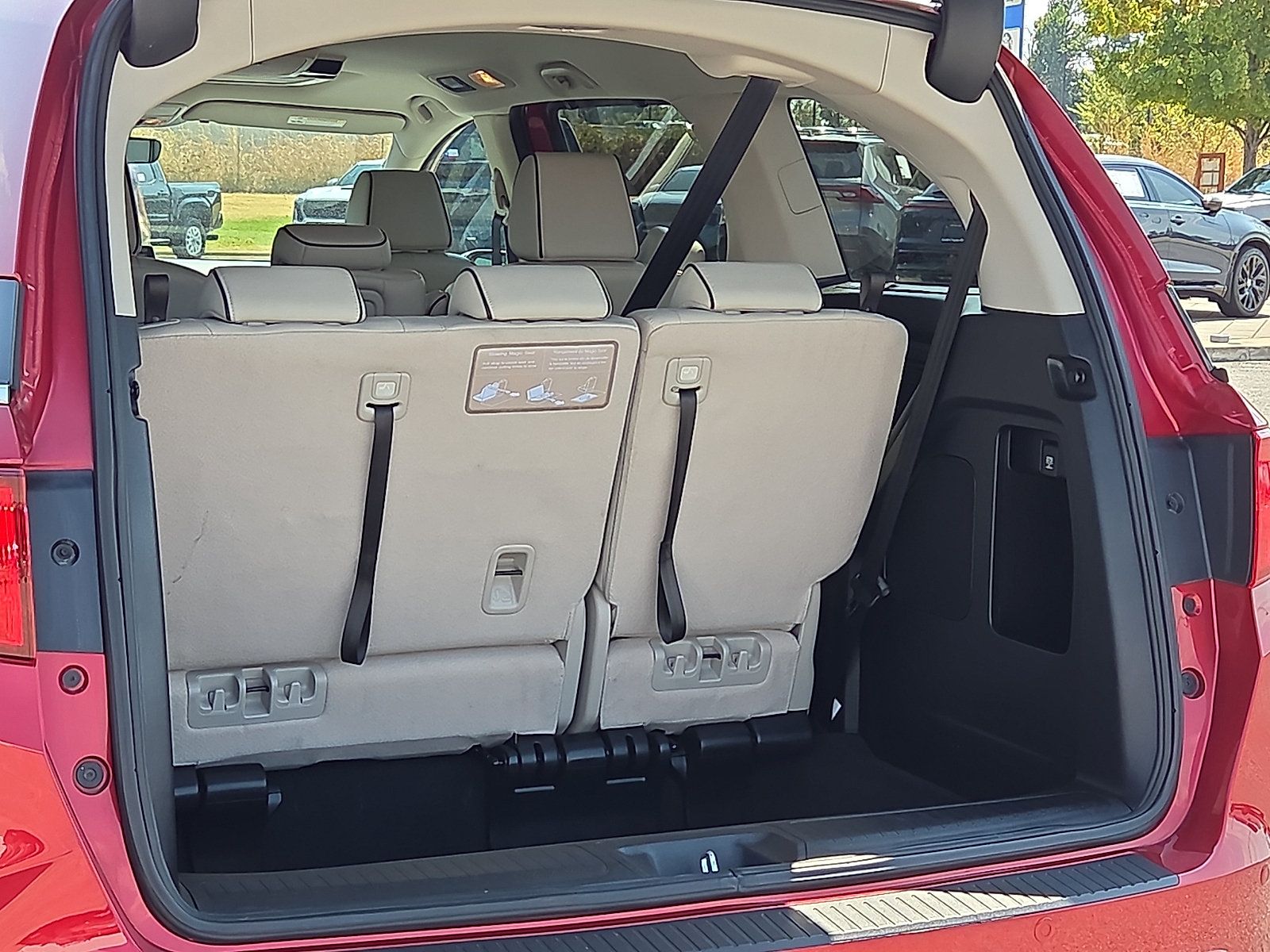 Used 2025 Honda Odyssey Touring image 9