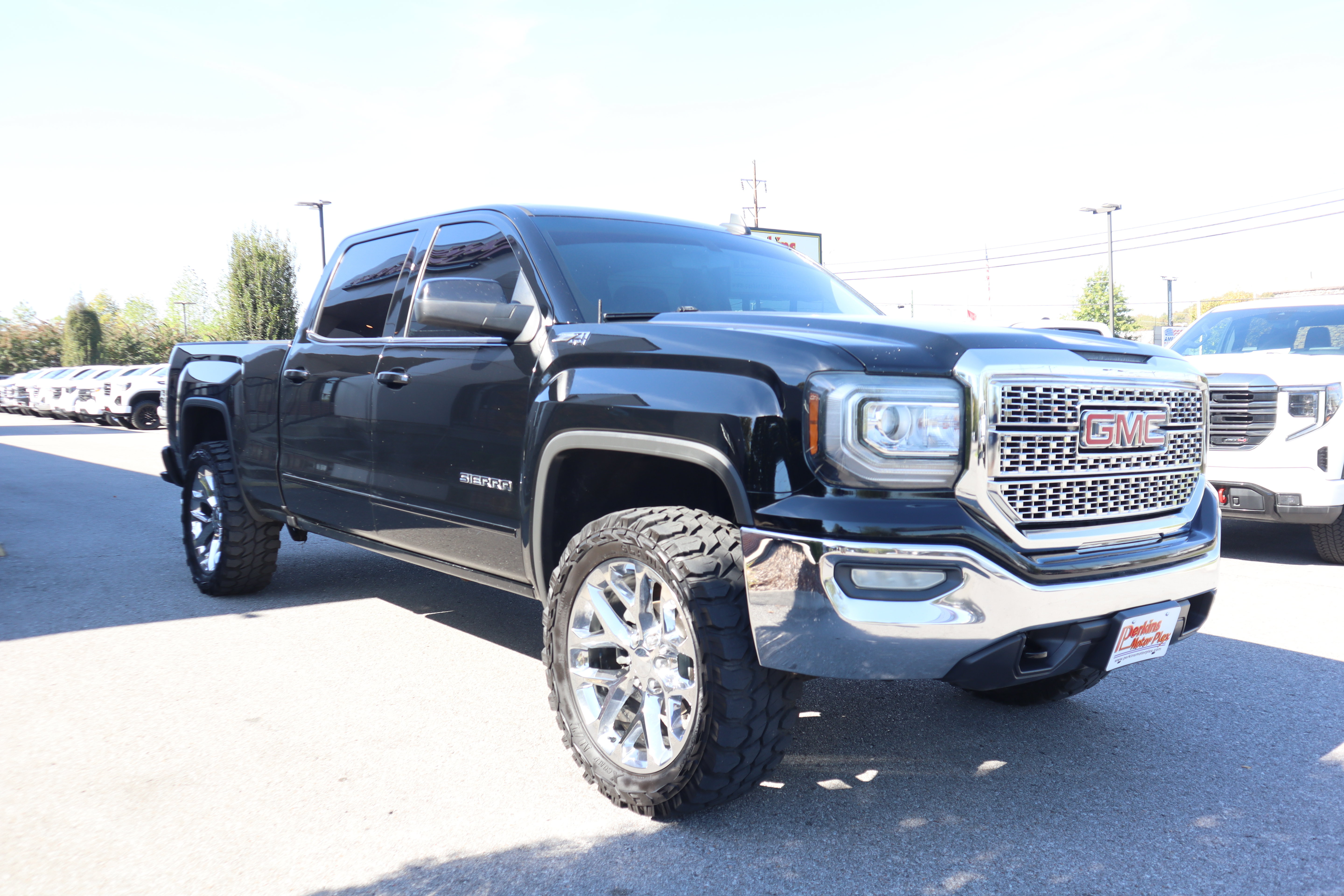 Used 2016 GMC Sierra 1500 SLE w/ SLE Value Package AWD/4WD image 5