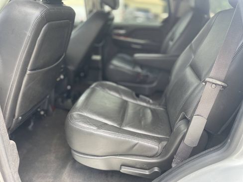 Used 2013 Cadillac Escalade Luxury AWD/4WD image 21