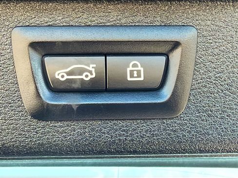 Used 2018 BMW X5 xDrive40e AWD/4WD image 31