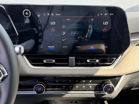 New 2026 Chevrolet Equinox LT w/ Convenience Package II AWD/4WD image 30