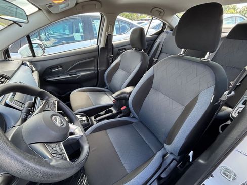 Used 2025 Nissan Versa SV image 34