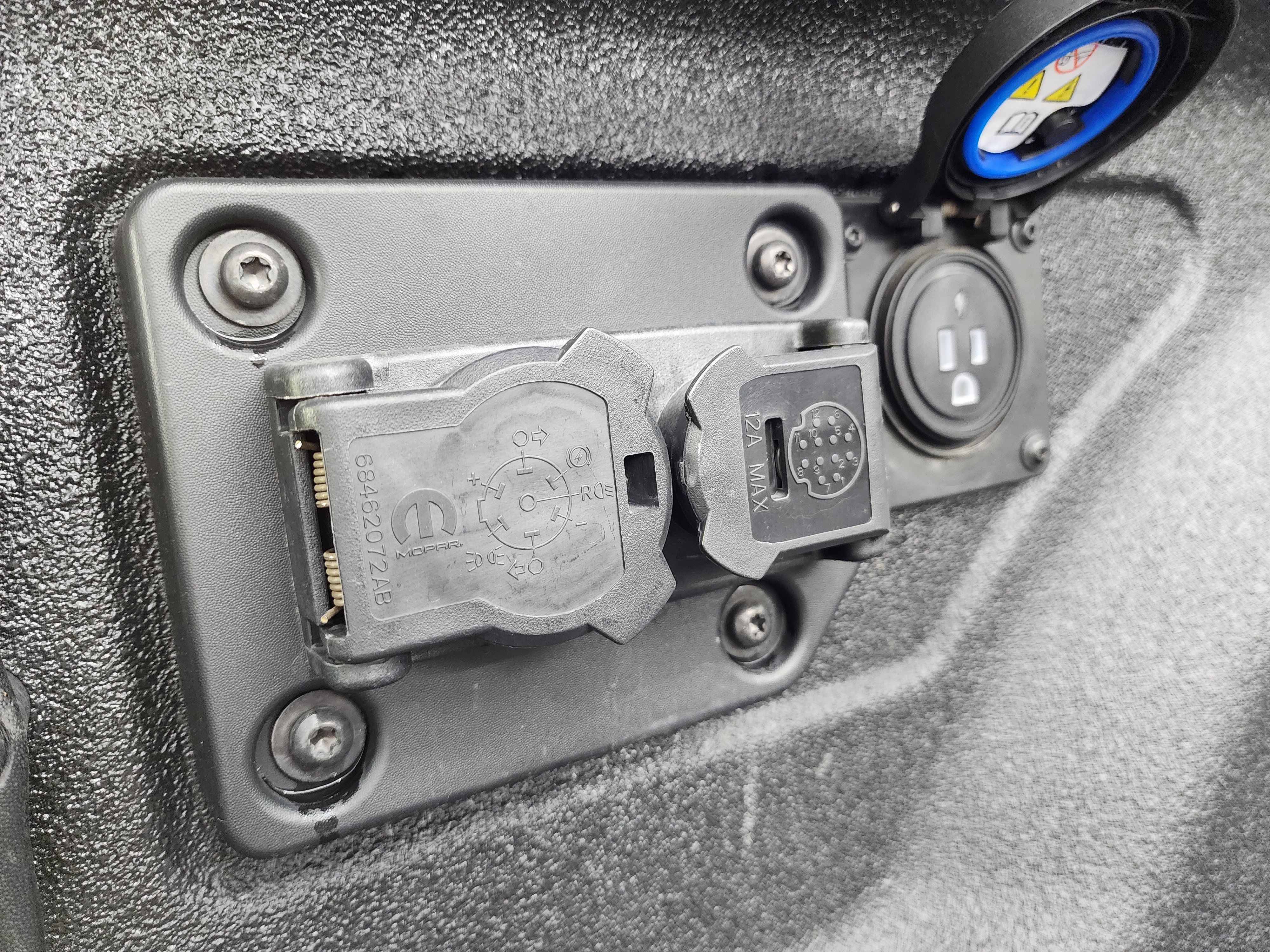 Used 2022 RAM 3500 Laramie AWD/4WD image 34