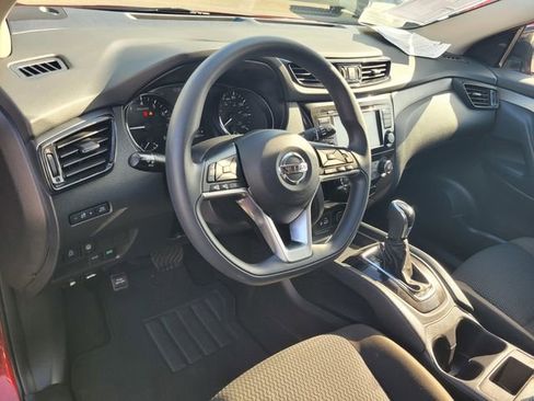 Used 2021 Nissan Rogue Sport S image 9