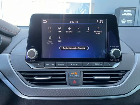 Used 2025 Nissan Altima 2.5 SR FWD image 15