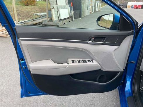 Used 2017 Hyundai Elantra SE image 74