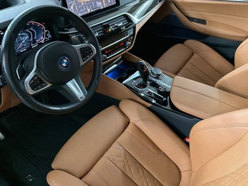 Used 2023 BMW 530e w/ Executive Package image 11