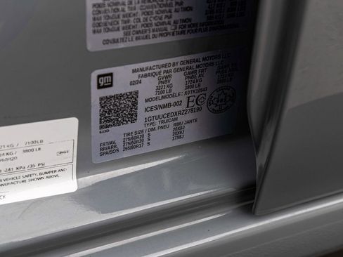 Used 2024 GMC Sierra 1500 Elevation w/ LPO, Elevation Black Package image 15