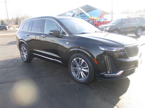 Used 2021 Cadillac XT6 Premium Luxury image 10