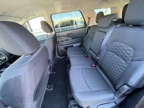 Used 2024 Nissan Pathfinder SV w/ Lighting Package (N92) image 17