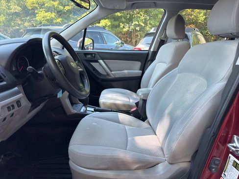 Used 2015 Subaru Forester 2.5i Premium AWD/4WD image 11