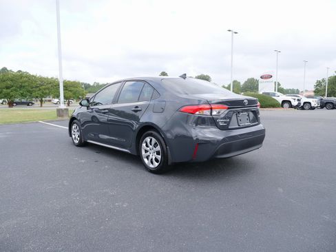 Used 2025 Toyota Corolla LE image 6