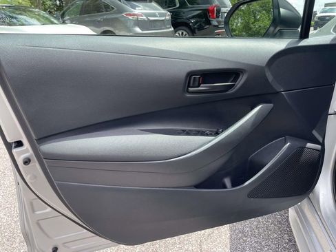 Used 2025 Toyota Corolla LE FWD image 16