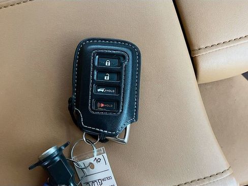 Used 2022 Lexus RX 350L Premium image 32