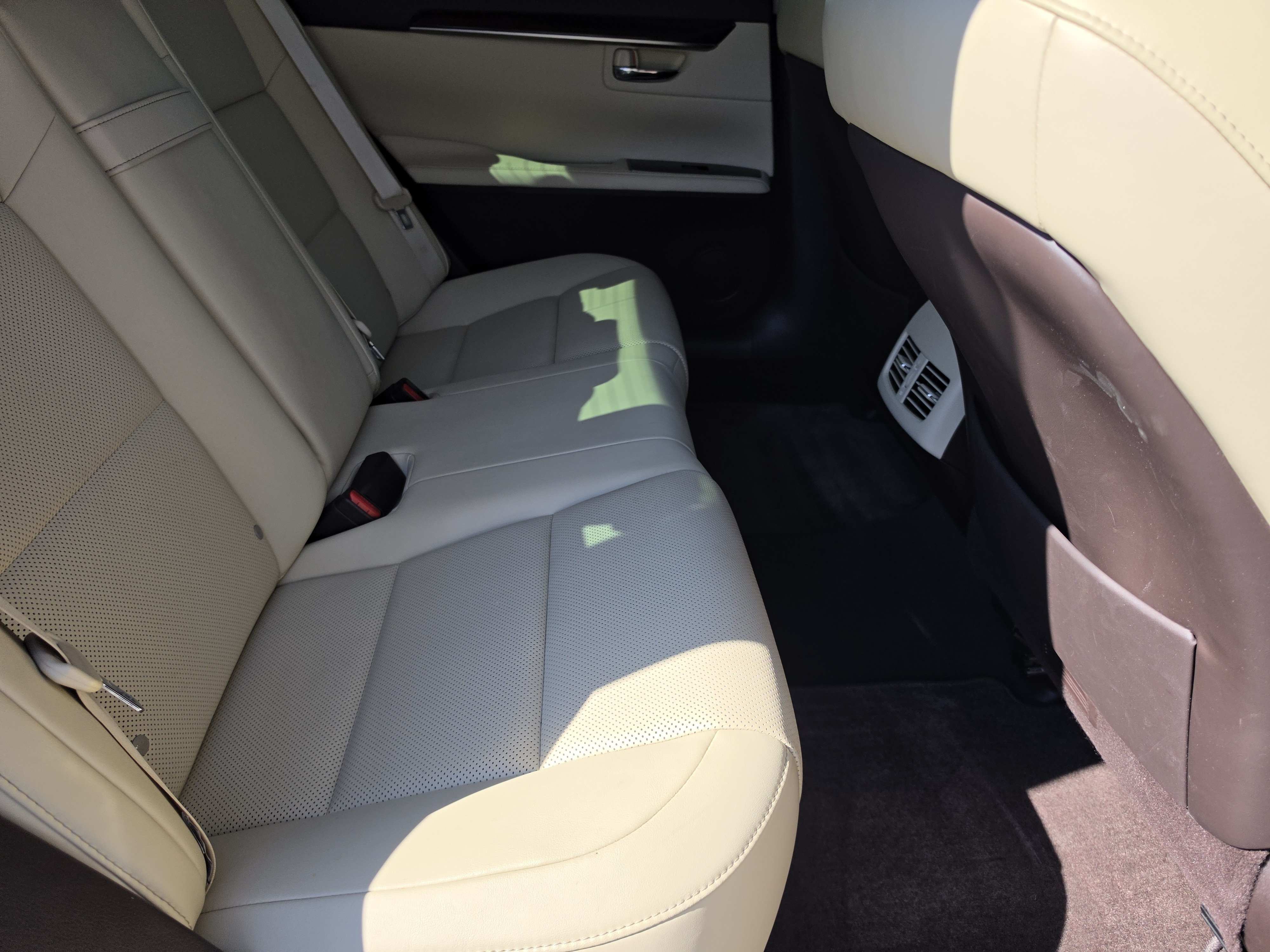 Used 2016 Lexus ES 350 w/ Premium Package w/Wood Trim FWD image 11