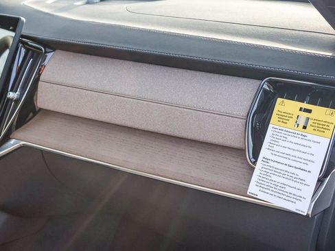 New 2026 Volvo XC90 T8 Ultra w/ Lounge Package image 17