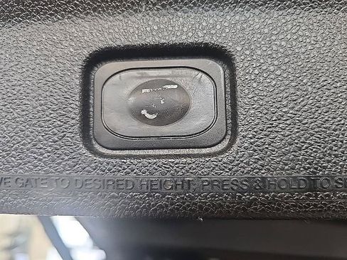 Used 2018 Ford Explorer Sport image 30