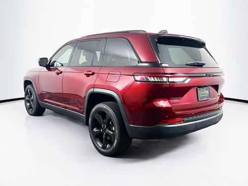 Used 2023 Jeep Grand Cherokee Limited w/ Black Appearance Package AWD/4WD image 5