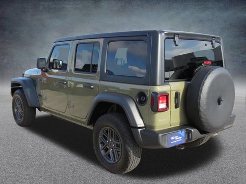 Used 2025 Jeep Wrangler Unlimited Sport AWD/4WD image 5