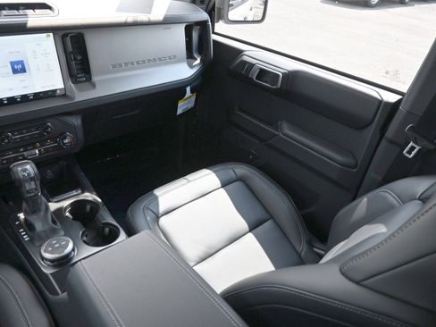 New 2026 Ford Bronco Outer Banks AWD/4WD image 32