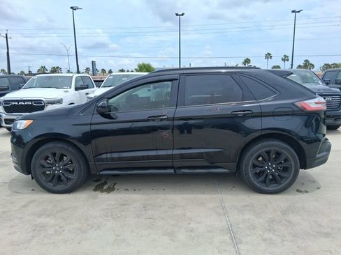 Used 2022 Ford Edge SE w/ Black Appearance Package AWD/4WD image 4