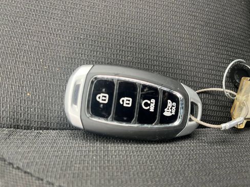 Used 2026 Hyundai Venue SEL FWD image 23