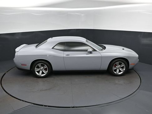 Used 2022 Dodge Challenger SXT RWD image 34