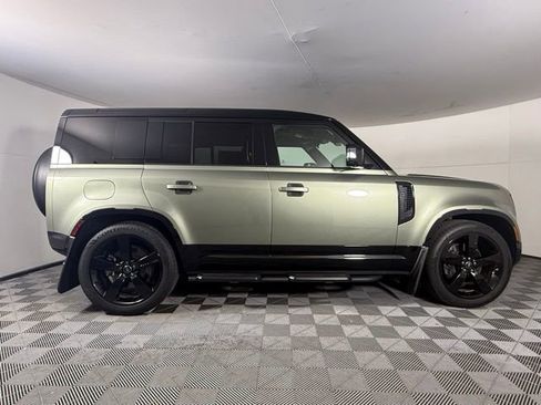 Certified 2025 Land Rover Defender 110 X-Dynamic SE image 9