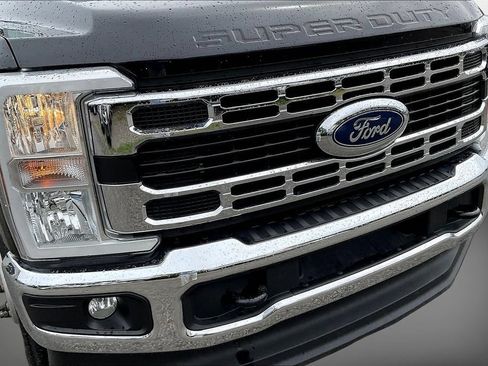 Used 2025 Ford F350 XLT AWD/4WD image 32