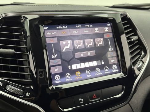 Used 2019 Jeep Cherokee Limited image 15