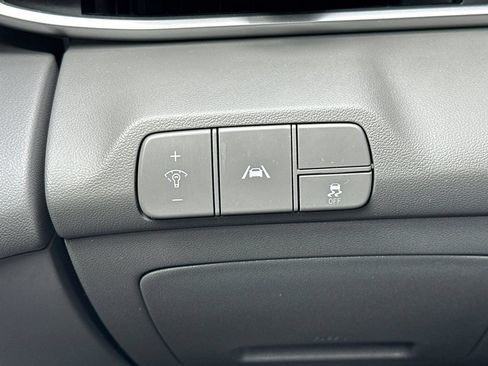 Used 2023 Hyundai Elantra SEL FWD image 28