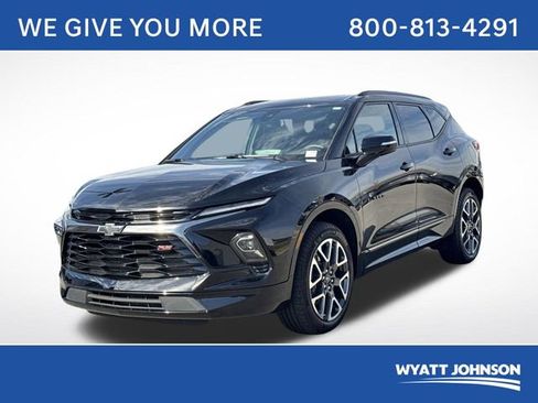 Used 2025 Chevrolet Blazer RS image 1