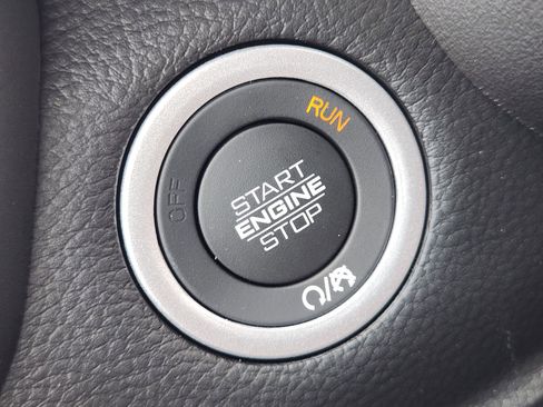 New 2026 RAM 1500 Laramie AWD/4WD image 18