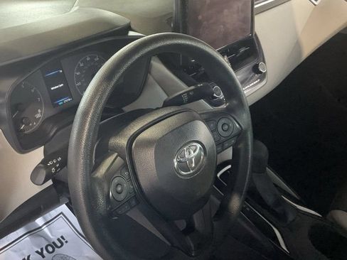 Used 2025 Toyota Corolla LE FWD image 4