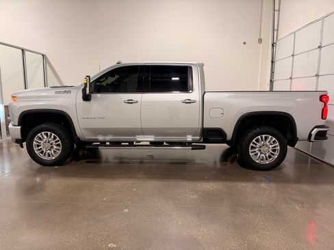 Used 2022 Chevrolet Silverado 2500 High Country w/ Safety Package II AWD/4WD image 8