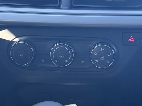 Used 2025 Chevrolet Trax LS w/ LS Convenience Package image 24