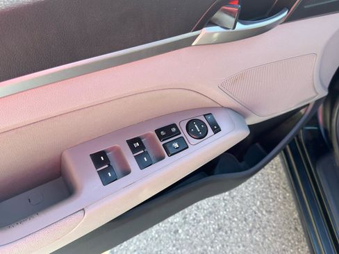 Used 2020 Hyundai Elantra SEL FWD image 12